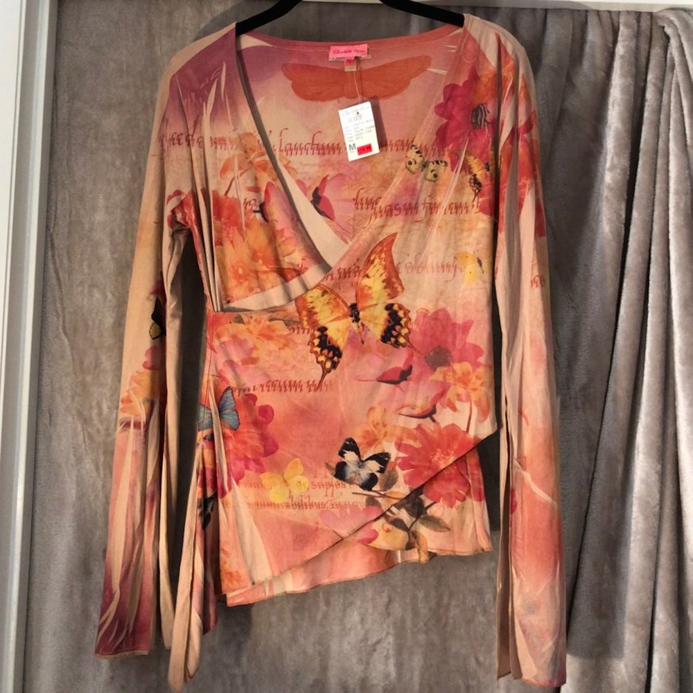 NWT Beautiful Top with drape in front, angled bott